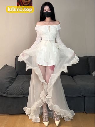 阿尔卑香小狗子微博VS抖音，她的网红反差魅力何在？