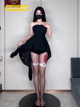 阿尔卑香小狗子微博VS抖音，她的网红反差魅力何在？