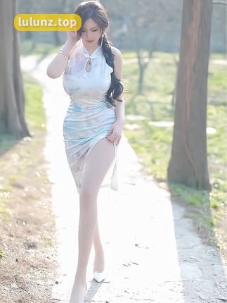 私人秘书周妍希她的写真总是让人难忘,让人魂牵梦绕的每一张照片