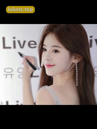 猪小七内衣炸街，猪小七内衣炸街性感与时尚的完美结合