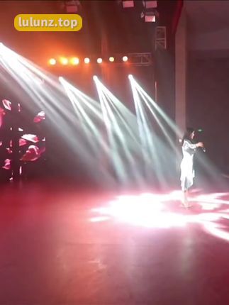 猪小七游泳视频原拍在线观看，猪小七性感泳装造型大赏