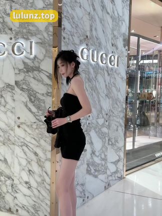 李嘉欣97最新街拍作品，时尚女神的日常造型大解析