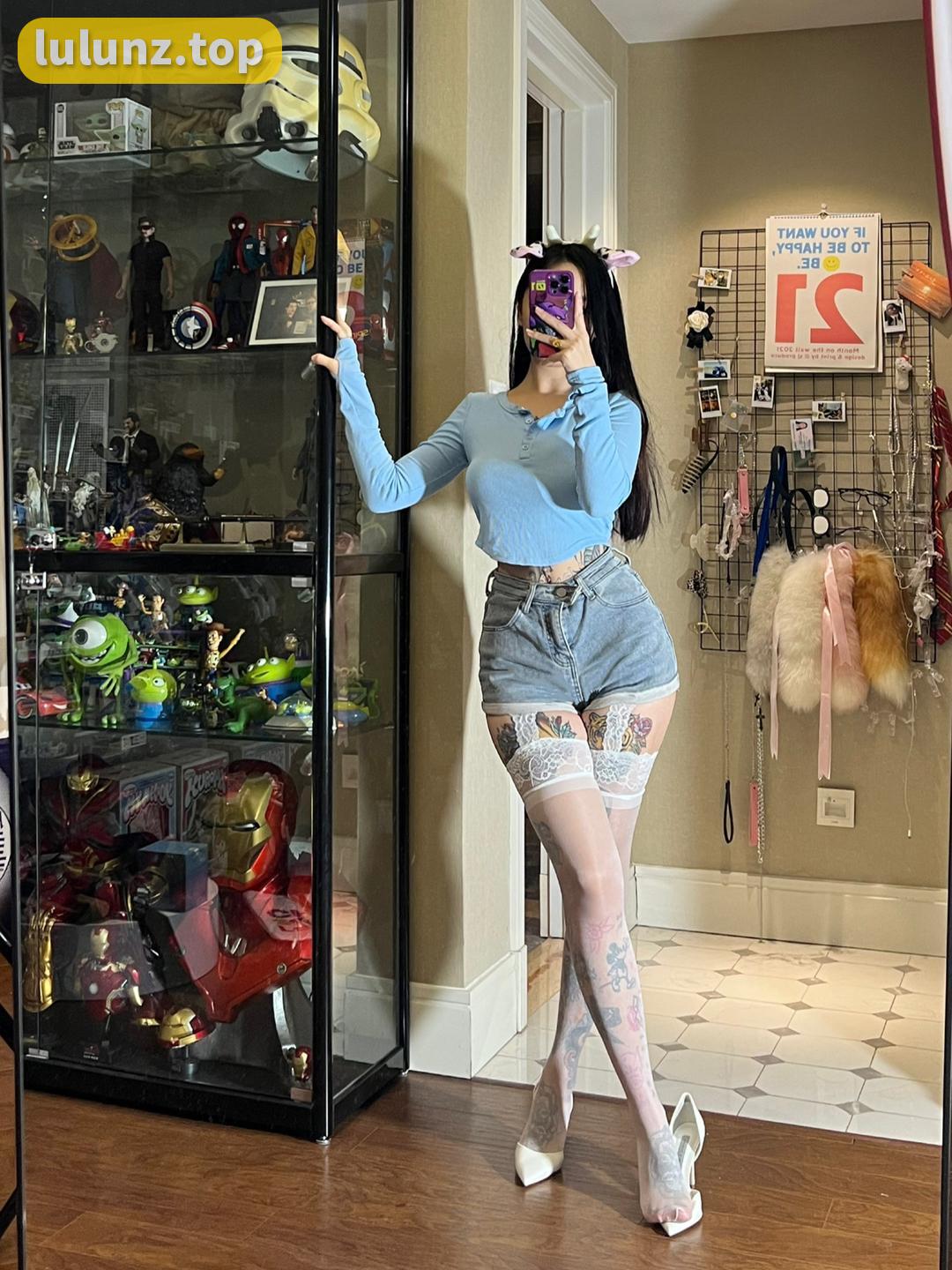 卡通百科老王的最新圈子照片，她的私密生活大曝光