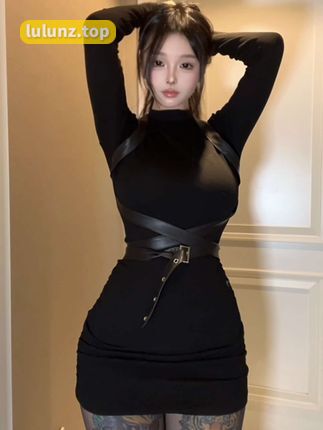 卡通百科老王微圈图片大全，她的作品如雨露般短暂又珍贵