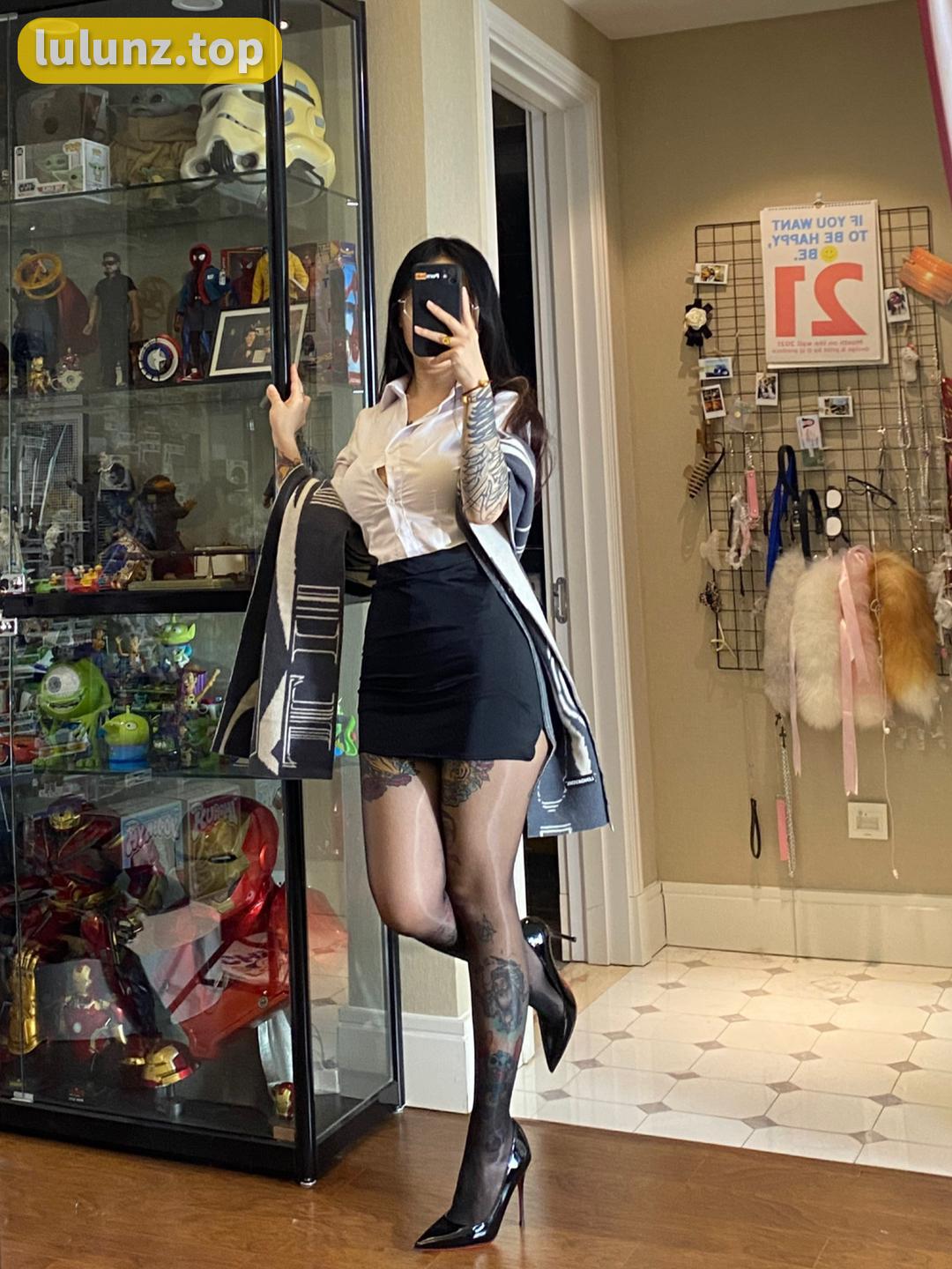 卡通百科老王微圈图片大全，她的作品如雨露般短暂又珍贵