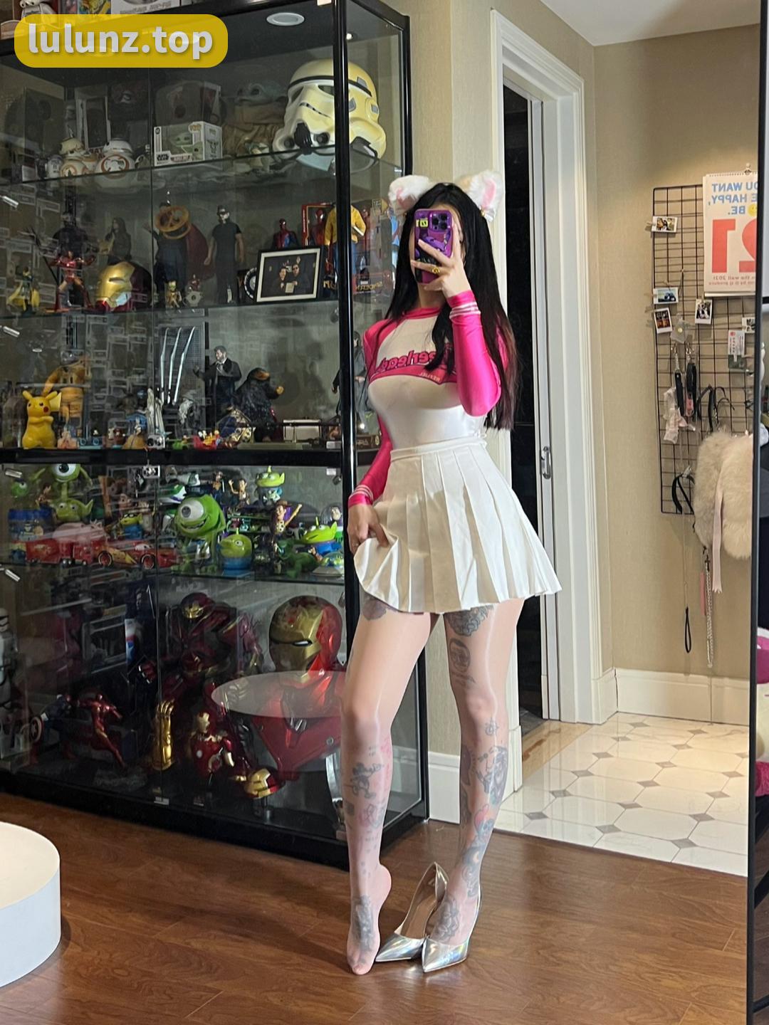 抖音网红卡通百科老王最新擦边视频免费流出，付费内容曝光