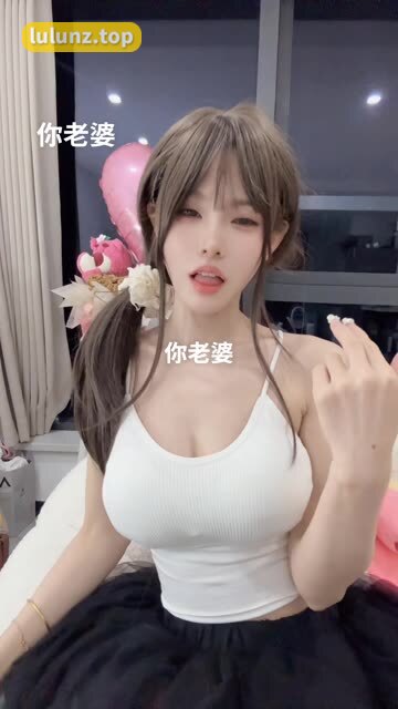 给乔买裙子嘉宾视频精选，乔宝后花园美丽展示