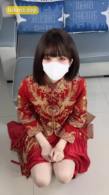 白龙猫女一天一口一个亲爱的的视频火了，白龙猫女为何如此受欢迎？