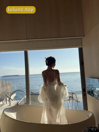 脸红mm与老头趣味互动，粉丝的热议讨论