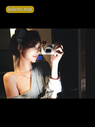 网红脸红mm的早期作品解析，她的独特风格如何形成？