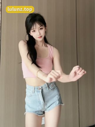 抖音崽崽阿的动态分享，她的甜美生活记录