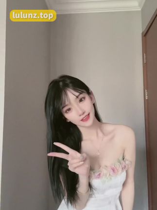 崽崽aaa的可爱纯欲小姐姐，动感光波视频热度飙升