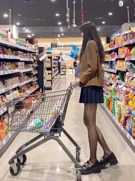 唐十七微博穿搭分析，如何用衣着展现个人魅力