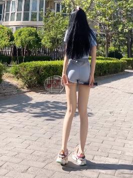 唐十七微博穿搭分析，如何用衣着展现个人魅力