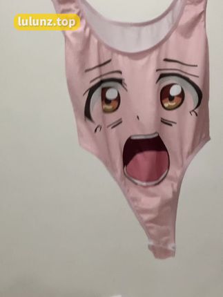 小芋泥yyy修女造型欣赏，她的另类风格为何引发网友讨论？