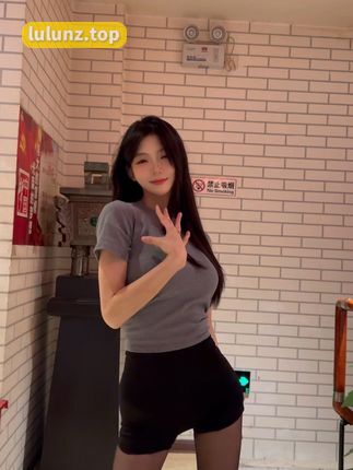 一只树懒的图片包合集，她的资源在哪里可以找到