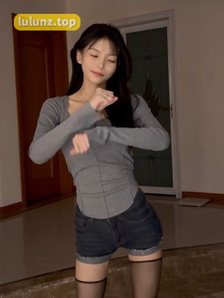 一只树懒的宠物乐园，她与宠物互动的温馨瞬间为何感动粉丝？