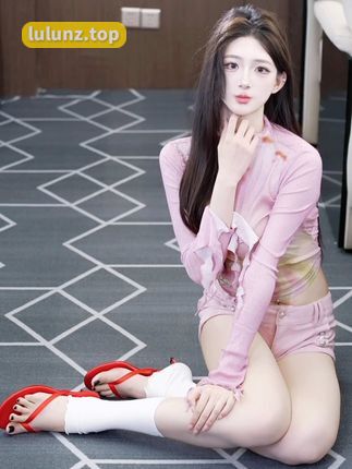 粥粥酱的女装大佬造型，她的反串风格为何圈粉无数？