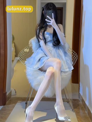 猫梨梨的腿精上线,她的身材照为何引发粉丝热议?