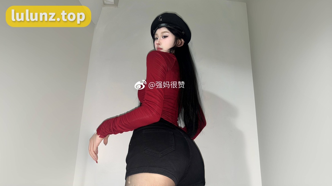 抖音网红强妈微密圈作品资源，完美身材时尚穿搭引爆粉丝追捧