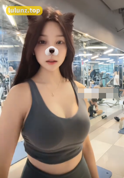 雪白的羊微密圈穿搭美图揭秘–健身与时尚的完美结合