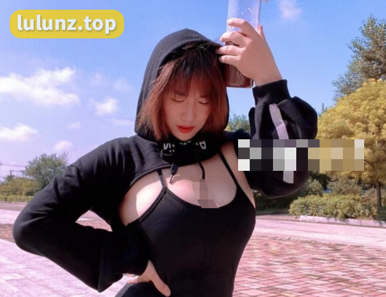 鱼尺素儿微密圈好看还是鱼尺素儿微博图片好看？