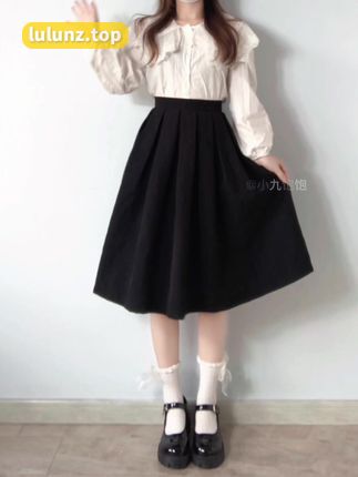 小九饱饱觅圈/微密圈作品穿搭淡粉色连衣裙，浪漫风情惊艳全场