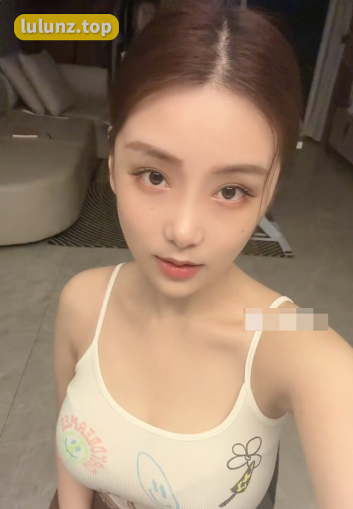 抖音网红奶雯微密圈是什么？资讯和福利？