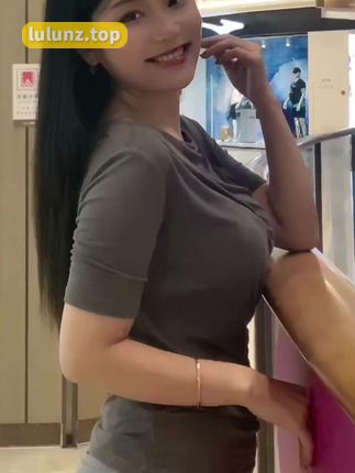 抖音网红奶雯的微密圈资源汇总引发争议，私密诱人内容惊艳呈现