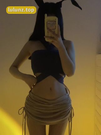 小芋泥yyy修女造型欣赏，她的另类风格为何引发网友讨论？