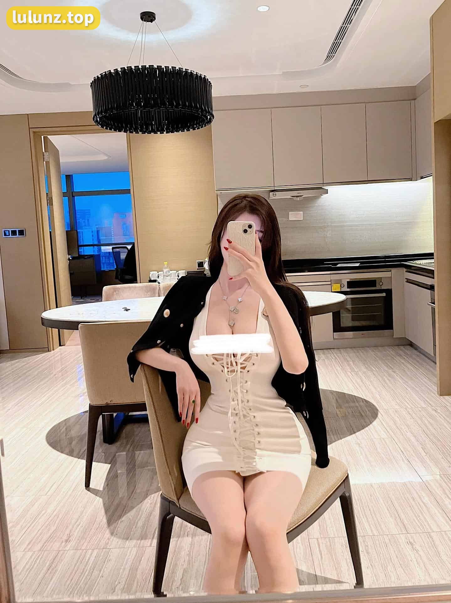 性感多才多艺游戏主播脸红Dearie微密圈作品展现，短视频大咖的魅力