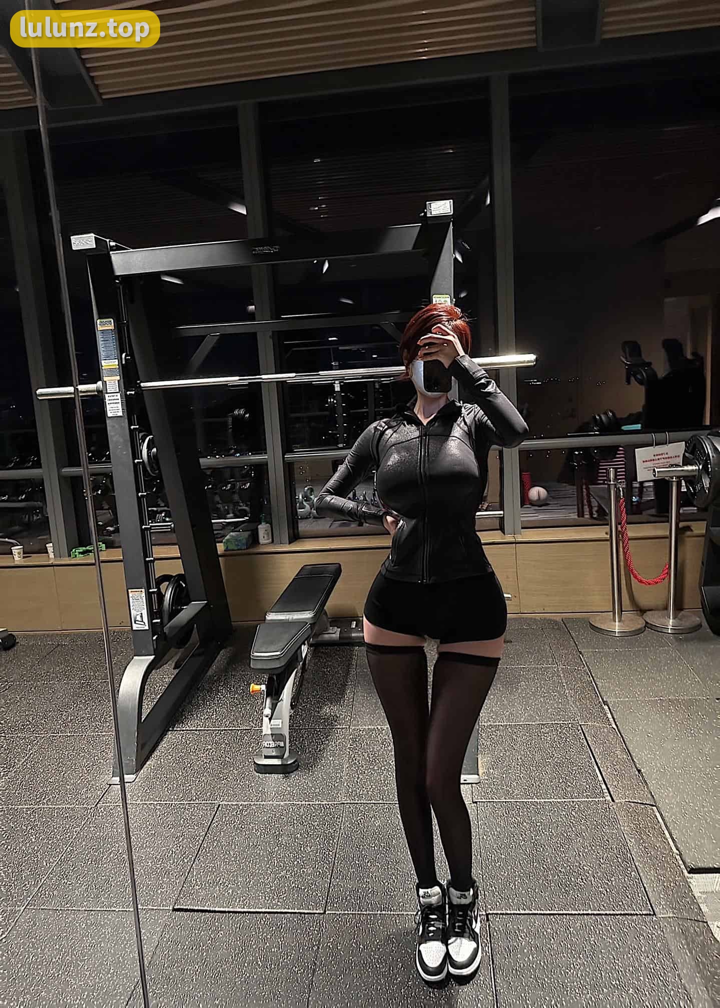 性感多才多艺游戏主播脸红Dearie微密圈作品展现，短视频大咖的魅力