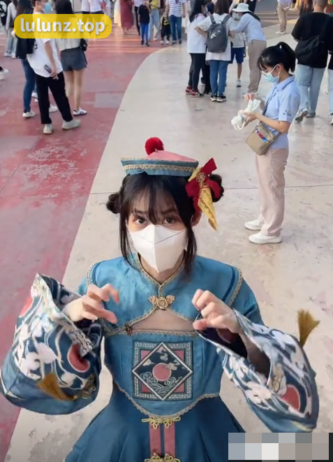 可爱的江好玩微密照片曝光，真实身高148CM？