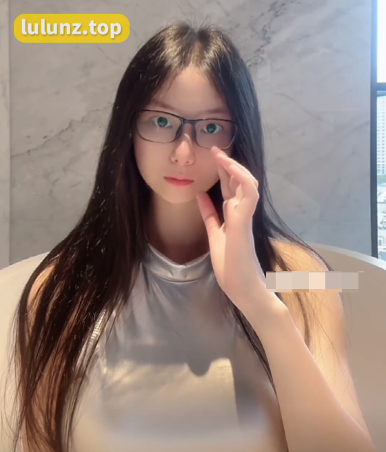 抖音网红俏妞微密圈资源是什么，这么顶吗？