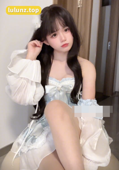 抖音落英酱耶微密付费图曝光，清新可爱双马尾笑容迷人