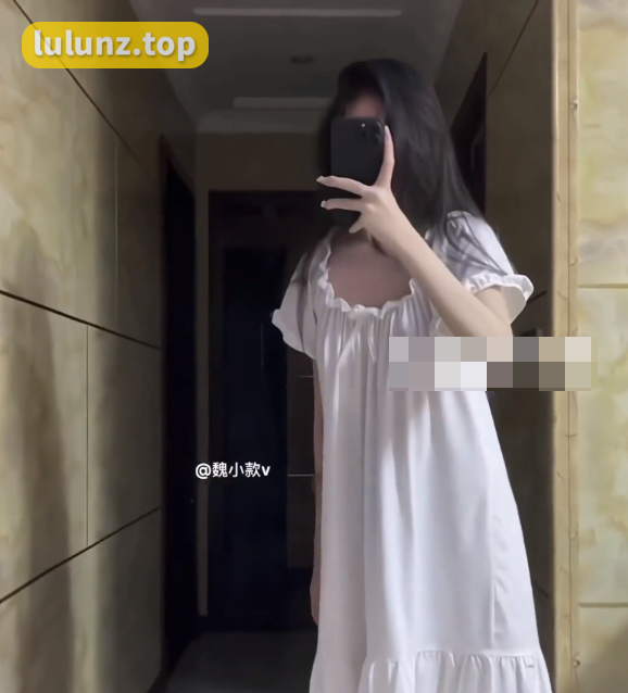 抖音魏小款v微密圈图片出炉，竹竿一样苗条？