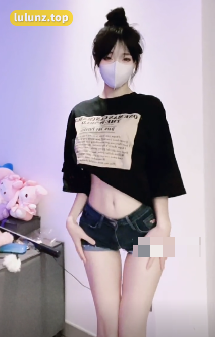 抖音妮老师微密圈照片赏析，早期视频什么梗？