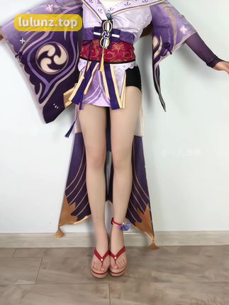 小九饱饱觅圈/微密圈作品穿搭淡粉色连衣裙，浪漫风情惊艳全场