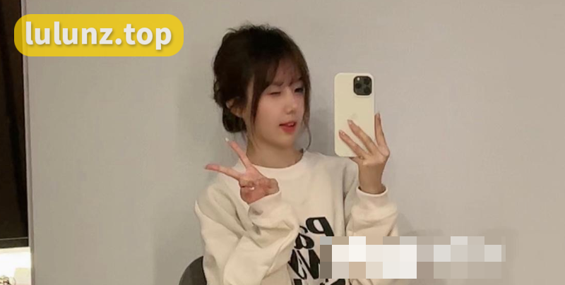 有趣微密圈博主相扑猫甜美笑容下的使者