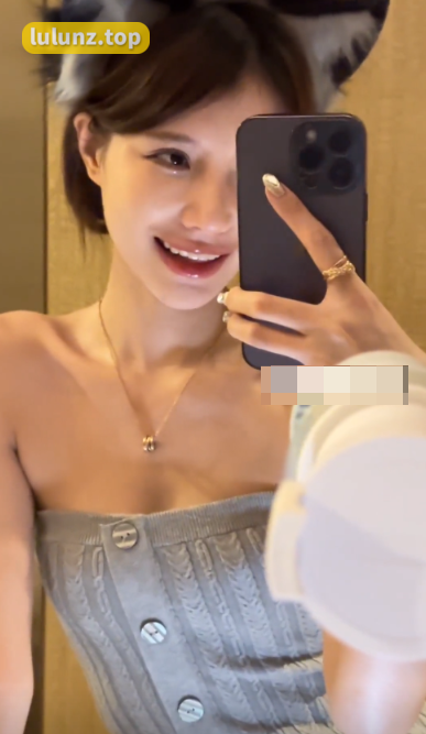 甜美可爱型颜值博主脸红mm的私密系列照片和服装分享