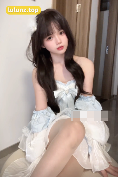 抖音落英酱耶微密付费图曝光，清新可爱双马尾笑容迷人