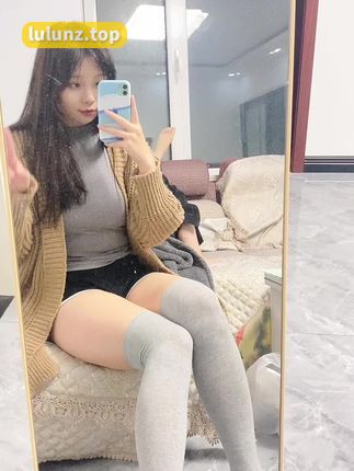 抖音网红昕昕很萌微密圈视频梗资源，展现女性优雅与魅力