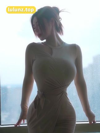 抖音网红杉杉火辣身材曝光，微密圈作品超辣照片大揭秘