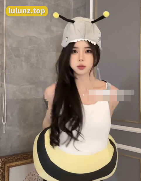 李梦琳un微密圈照片好看？网友：极品反差？