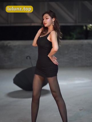 于芷晴最火图片分享，探索她在网络上的热门形象