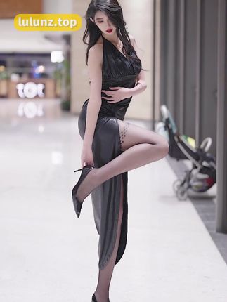 葛征微密圈红底高跟鞋作品展现，突破性时尚引领穿搭新风潮