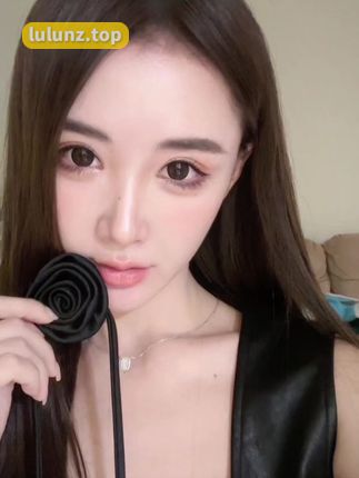 糯米子mini微密圈作品资源展示，性感优雅模特的唯美艺术风格