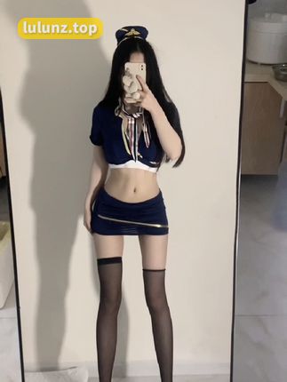 小芋泥yyy抖音微密圈/觅圈作品资源展示，独特穿搭魅力引领时尚潮流