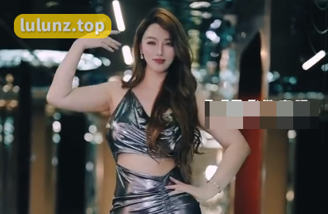 尤妮丝微密圈最新精选作品剧情「摩登都市」爱情的成长之旅