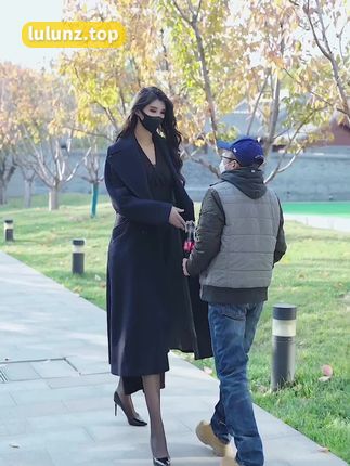 高挑美模葛征微密圈作品照片曝光，引发粉丝狂热关注